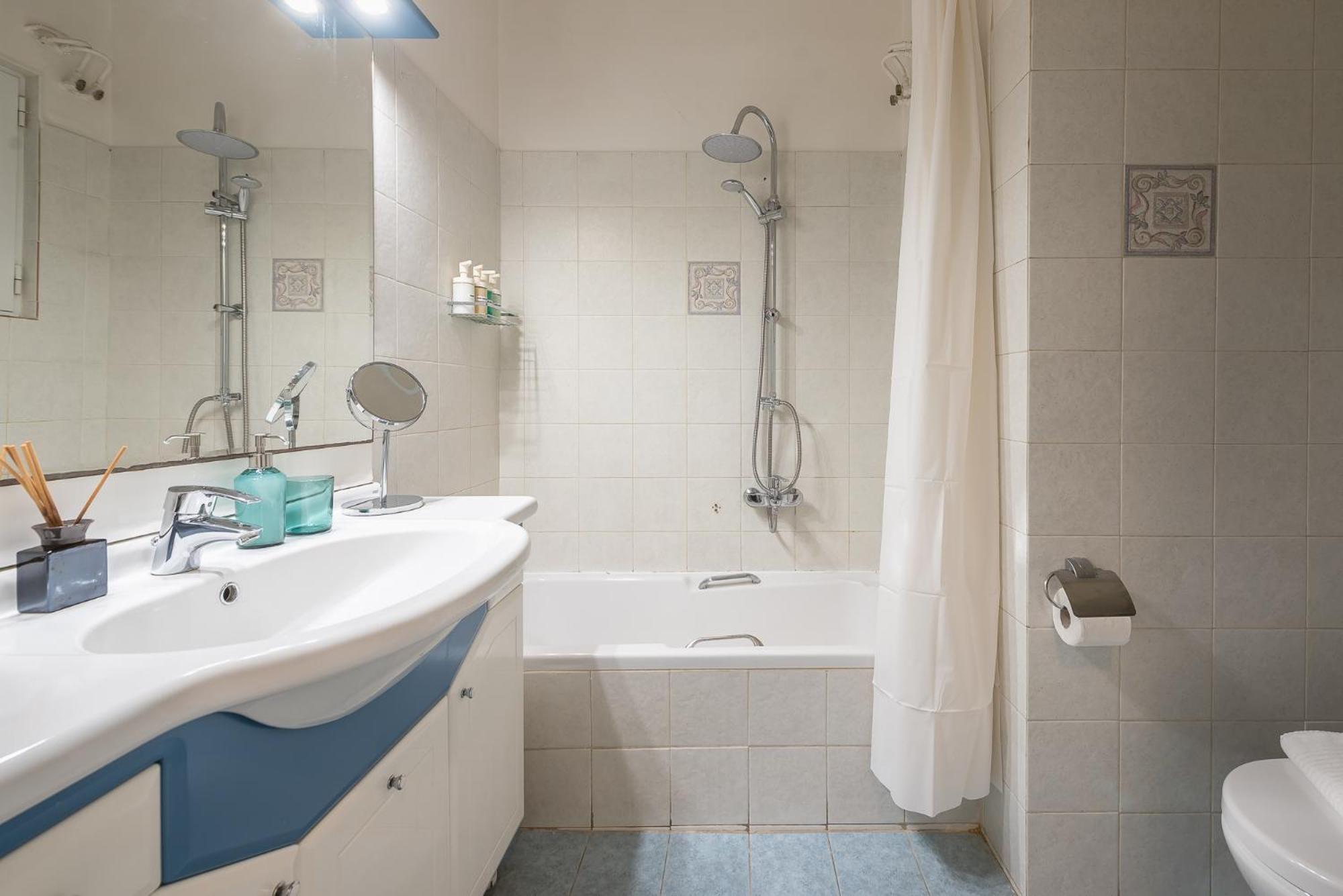 Spacious 2Bds Apt With Acropolis View In Center Atenas Exterior foto